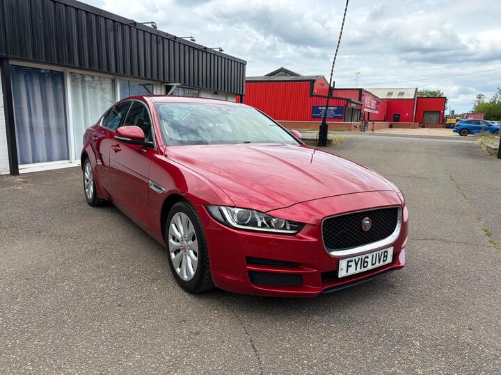 Jaguar XE 2.0d Portfolio Auto Euro 6 (s/s) 4dr