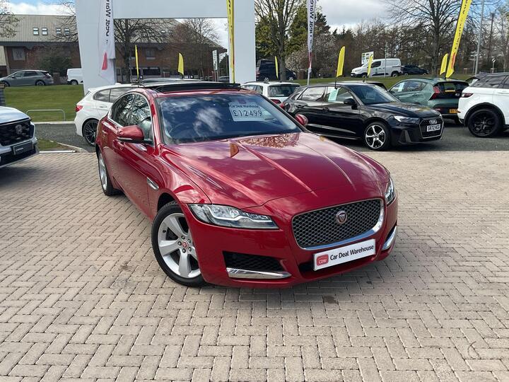 Jaguar XF 2.0i Portfolio Auto AWD Euro 6 (s/s) 4dr