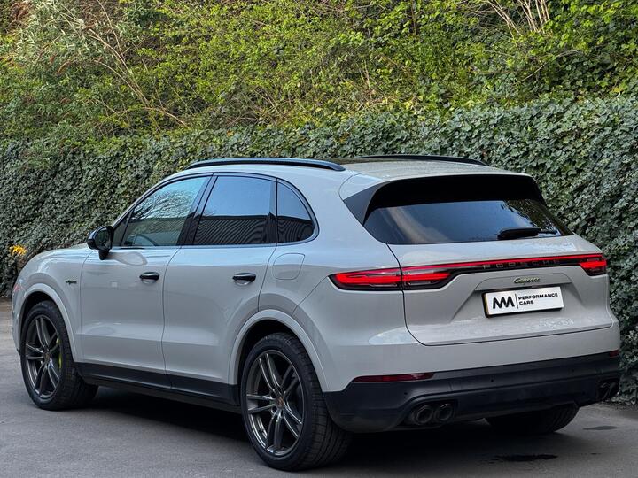 Porsche Cayenne 3.0 V6 E-Hybrid 17.9kWh Platinum Edition TiptronicS 4WD Euro 6 (s/s) 5dr (3.6kW Charger)