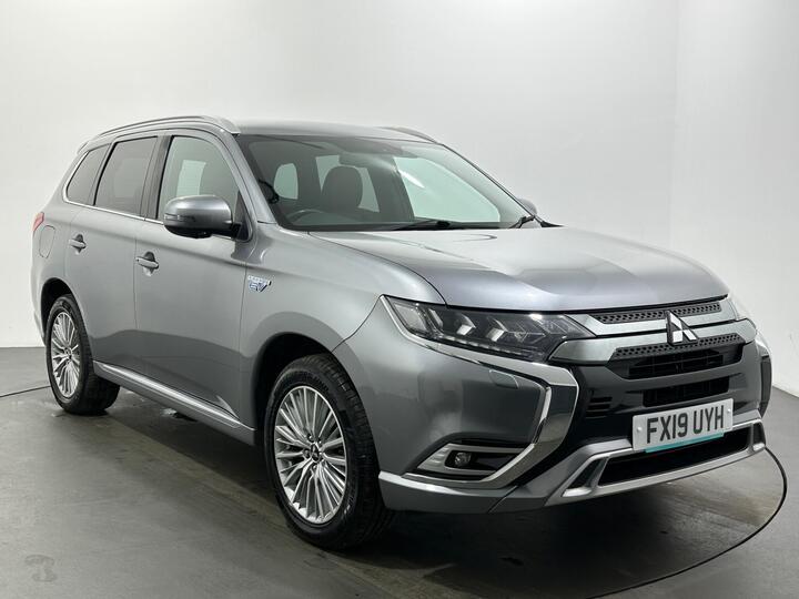 Mitsubishi Outlander 2.4h TwinMotor 13.8kWh 4h CVT 4WD Euro 6 (s/s) 5dr Mitsubishi Outlander 2.4h TwinMotor 13.8kWh 4h CVT 4WD Euro 6 (s/s) 5dr