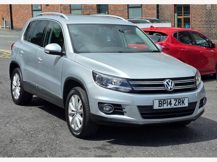 Volkswagen Tiguan 2.0 TDI BlueMotion Tech Match DSG 4WD Euro 5 (s/s) 5dr Volkswagen Tiguan 2.0 TDI BlueMotion Tech Match DSG 4WD Euro 5 (s/s) 5dr