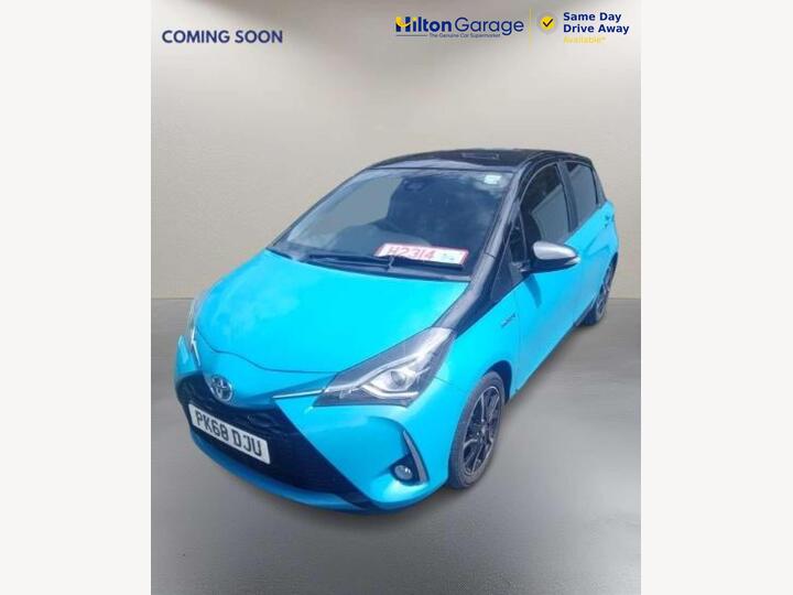 Toyota YARIS 1.5 VVT-h Cyan Bi-Tone E-CVT Euro 6 (s/s) 5dr