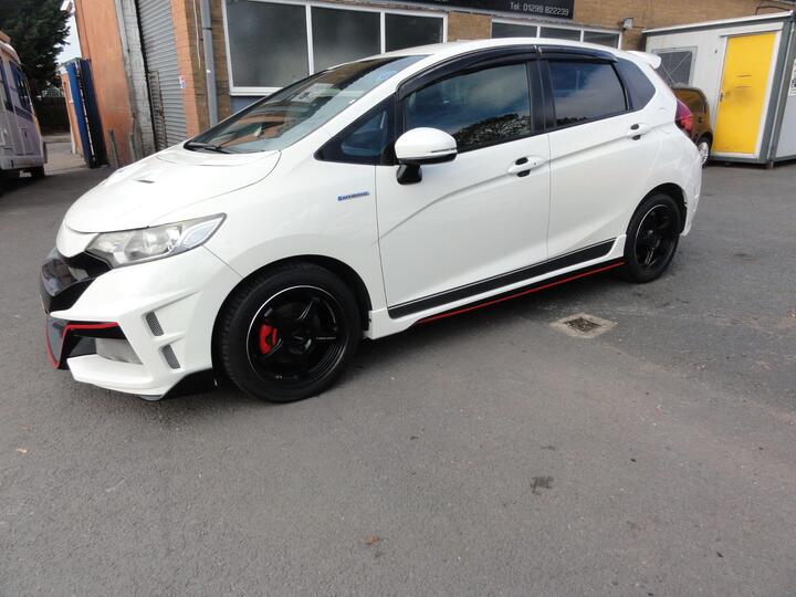 Honda Fit HYBRID WITH BODY STYLING
