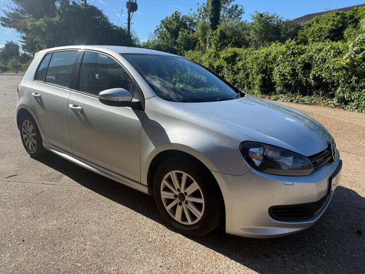 Volkswagen Golf 1.6 TDI BlueMotion Euro 5 (s/s) 5dr Volkswagen Golf 1.6 TDI BlueMotion Euro 5 (s/s) 5dr