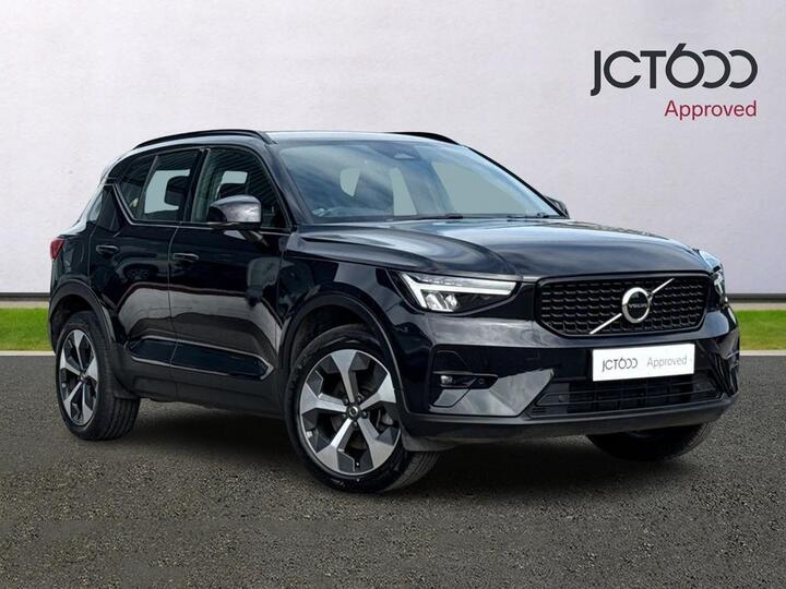 Volvo XC40 2.0 B3 MHEV Plus Dark DCT Auto Euro 6 (s/s) 5dr