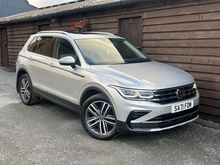 Volkswagen Tiguan 2.0 TDI Elegance DSG 4Motion Euro 6 (s/s) 5dr