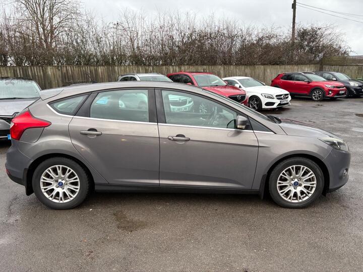 Ford Focus 1.6T EcoBoost Titanium Euro 5 (s/s) 5dr