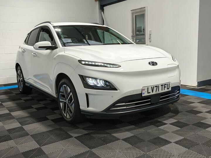 Hyundai KONA 64kWh Premium Auto 5dr (10.5kW Charger)