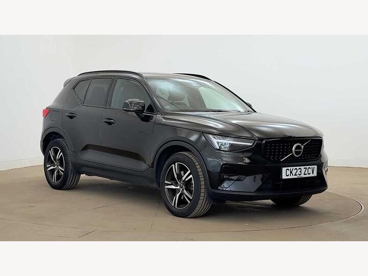 Volvo XC40 2.0 B3 MHEV Plus Dark DCT Auto Euro 6 (s/s) 5dr