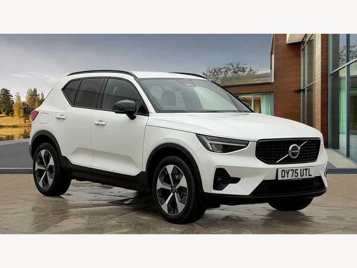 Volvo XC40 2.0 B4 MHEV Plus DCT Auto Euro 6 (s/s) 5dr