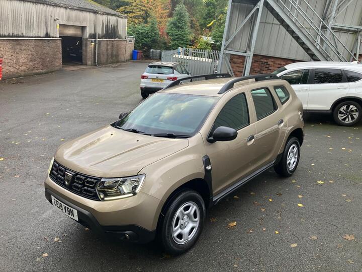 Dacia Duster 1.6 SCe Essential Euro 6 (s/s) 5dr Dacia Duster 1.6 SCe Essential Euro 6 (s/s) 5dr
