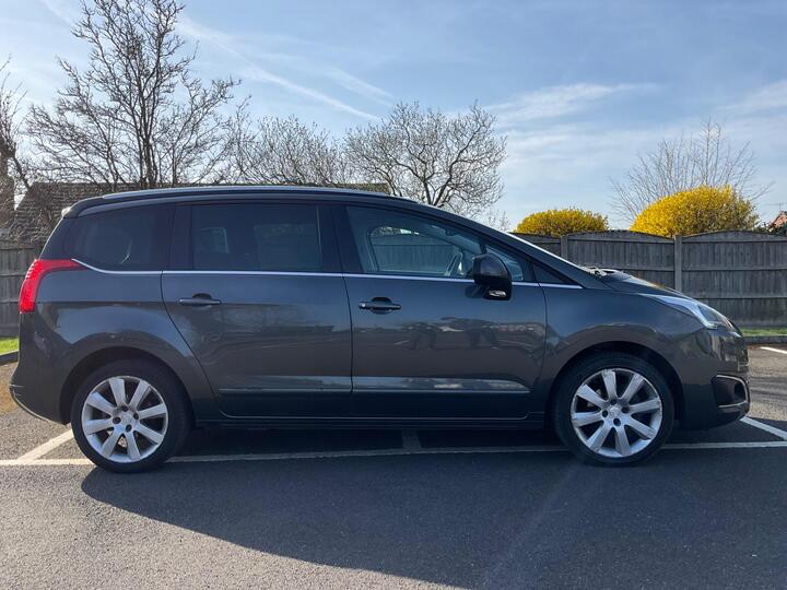 Peugeot 5008 1.6 HDi Allure Euro 5 5dr
