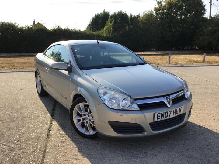 Vauxhall Astra 2.0i Design Twin Top 2dr