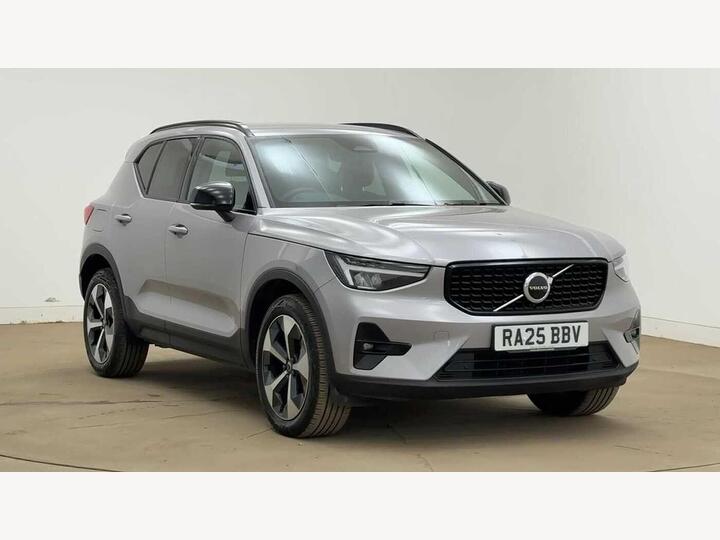 Volvo XC40 2.0 B4 MHEV Plus Dark DCT Auto Euro 6 (s/s) 5dr