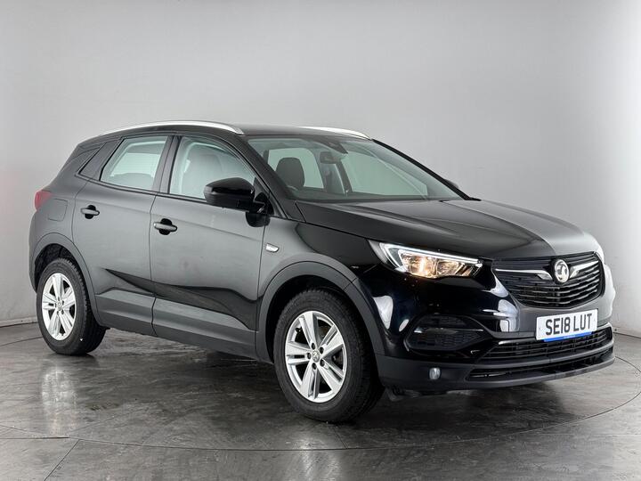 Vauxhall Grandland X 1.2 Turbo SE Euro 6 (s/s) 5dr Vauxhall Grandland X 1.2 Turbo SE Euro 6 (s/s) 5dr