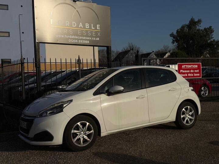 Peugeot 208 1.2 PureTech Active Euro 6 5dr Peugeot 208 1.2 PureTech Active Euro 6 5dr