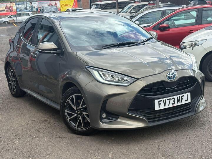 Toyota Yaris 1.5 VVT-h Design E-CVT Euro 6 (s/s) 5dr