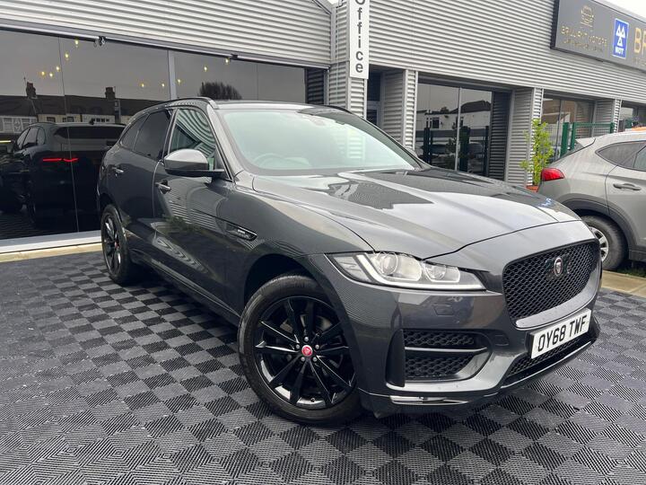 Jaguar F-PACE 2.0 D240 R-Sport Auto AWD Euro 6 (s/s) 5dr Jaguar F-PACE 2.0 D240 R-Sport Auto AWD Euro 6 (s/s) 5dr