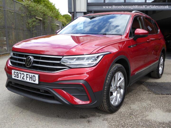 Volkswagen Tiguan Allspace 1.5 TSI Life DSG Euro 6 (s/s) 5dr Volkswagen Tiguan Allspace 1.5 TSI Life DSG Euro 6 (s/s) 5dr