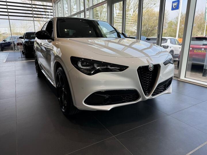 Alfa Romeo Stelvio 2.0T Tributo Italiano Auto Q4 AWD Euro 6 (s/s) 5dr Alfa Romeo Stelvio 2.0T Tributo Italiano Auto Q4 AWD Euro 6 (s/s) 5dr