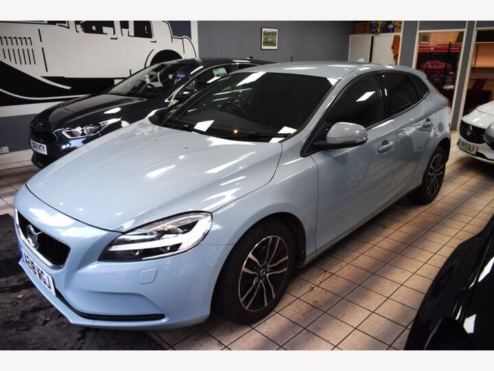 Volvo V40 2.0 T2 Momentum Euro 6 (s/s) 5dr