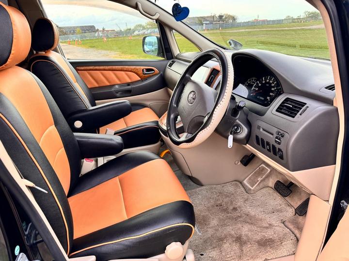 Toyota Alphard 2.4 Auto 8 Seater