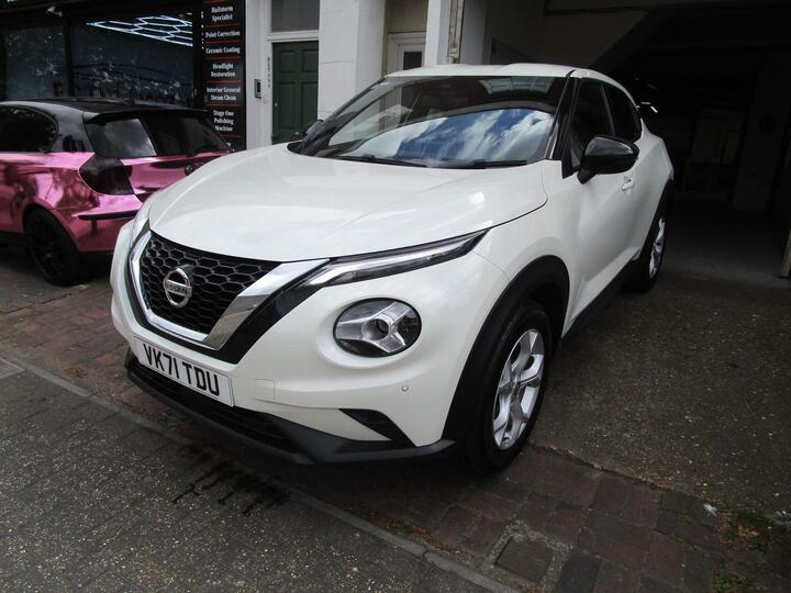 Nissan Juke 1.0 DIG-T N-Connecta DCT Auto Euro 6 (s/s) 5dr Nissan Juke 1.0 DIG-T N-Connecta DCT Auto Euro 6 (s/s) 5dr