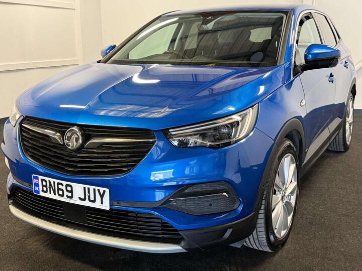 Vauxhall GRANDLAND X 1.6 13.2kWh SRi Nav Auto 4WD Euro 6 (s/s) 5dr Hybrid4
