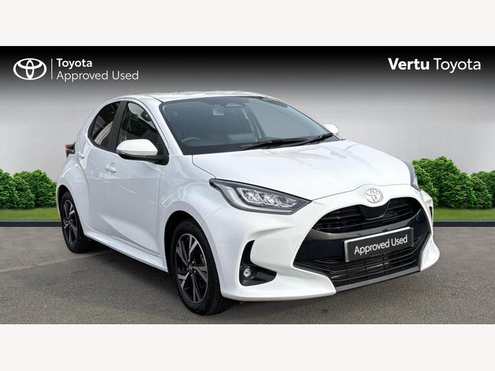 Toyota Yaris 1.5 VVT-h Design E-CVT Euro 6 (s/s) 5dr