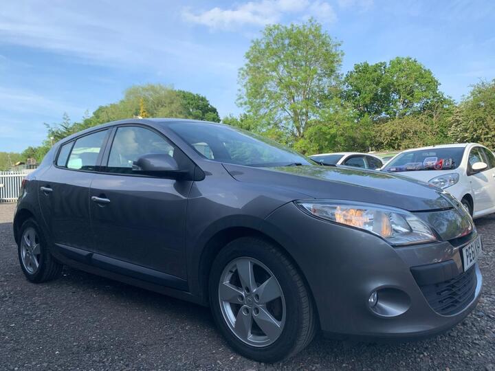 Renault Megane 1.5 DCi Dynamique TomTom Euro 5 5dr Renault Megane 1.5 DCi Dynamique TomTom Euro 5 5dr