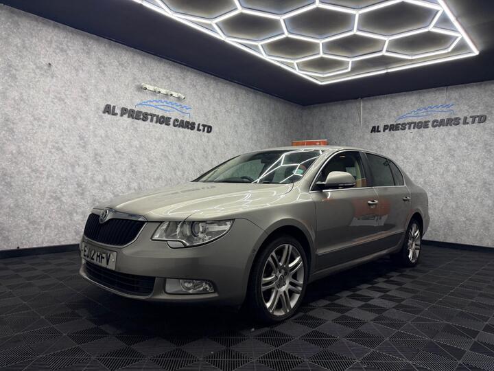 Skoda Superb 2.0 TDI Elegance DSG Euro 5 5dr