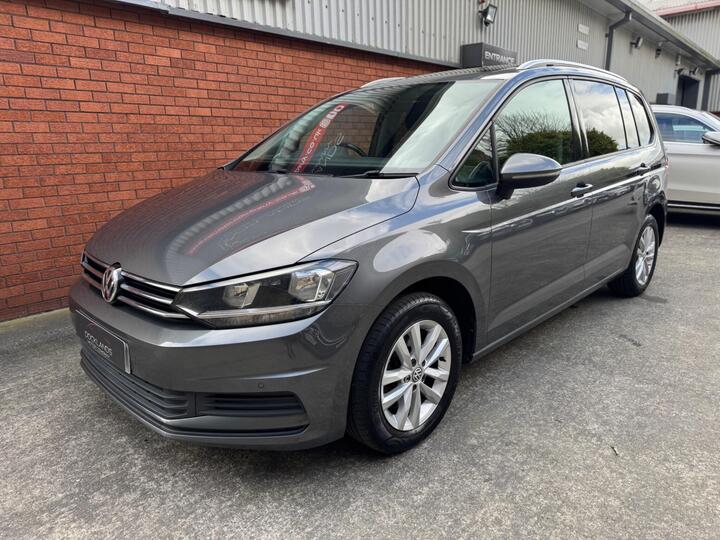 Volkswagen Touran 1.6 TDI BlueMotion Tech SE Family DSG Euro 6 (s/s) 5dr