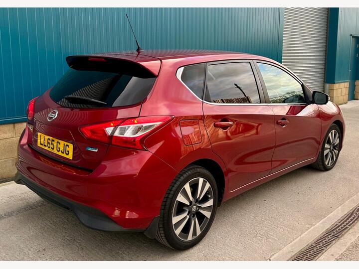 Nissan Pulsar 1.5 DCi Tekna Euro 5 (s/s) 5dr Nissan Pulsar 1.5 DCi Tekna Euro 5 (s/s) 5dr
