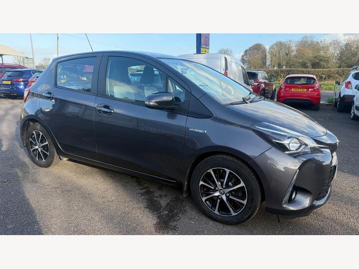 Toyota Yaris 1.5 VVT-h Icon Tech E-CVT Euro 6 (s/s) 5dr Toyota Yaris 1.5 VVT-h Icon Tech E-CVT Euro 6 (s/s) 5dr