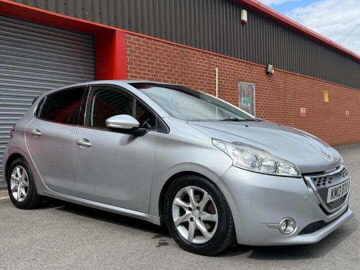 Peugeot 208 1.4 E-HDi Allure EGC Euro 5 (s/s) 5dr
