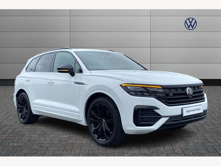 Volkswagen Touareg 3.0 TDI V6 Black Edition Tiptronic 4Motion Euro 6 (s/s) 5dr Volkswagen Touareg 3.0 TDI V6 Black Edition Tiptronic 4Motion Euro 6 (s/s) 5dr