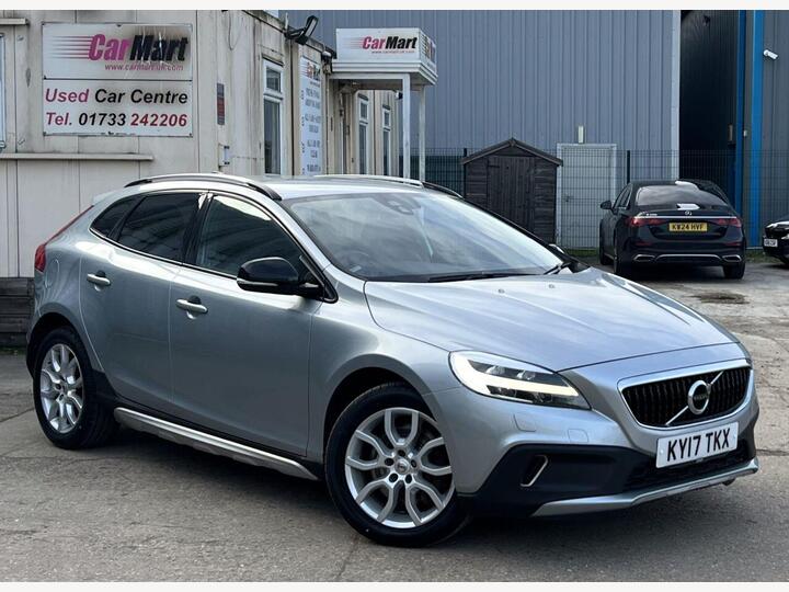 Volvo V40 CROSS COUNTRY 2.0 D2 Pro Euro 6 (s/s) 5dr Volvo V40 CROSS COUNTRY 2.0 D2 Pro Euro 6 (s/s) 5dr