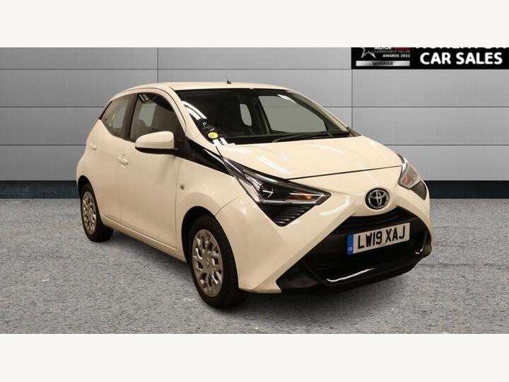 Toyota AYGO 1.0 VVT-i X-play X-shift Euro 6 5dr