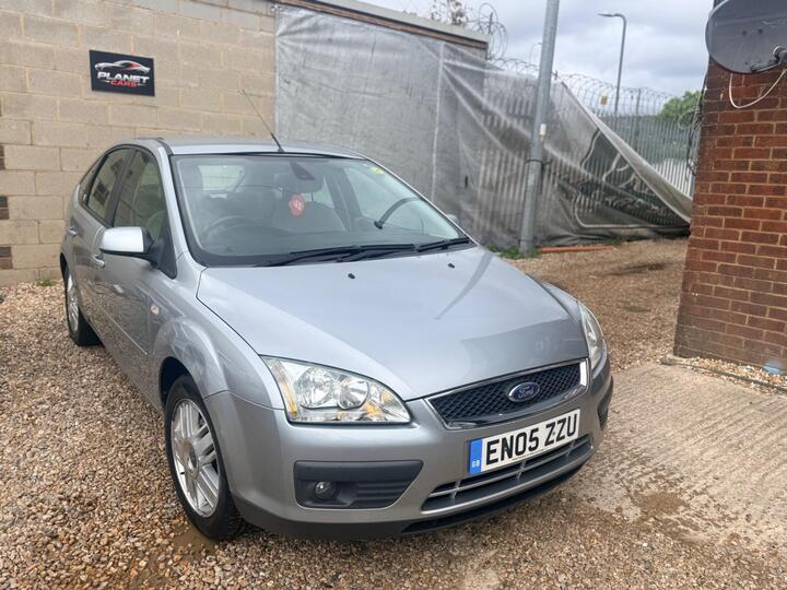 Ford Focus 1.6 Ghia 5dr