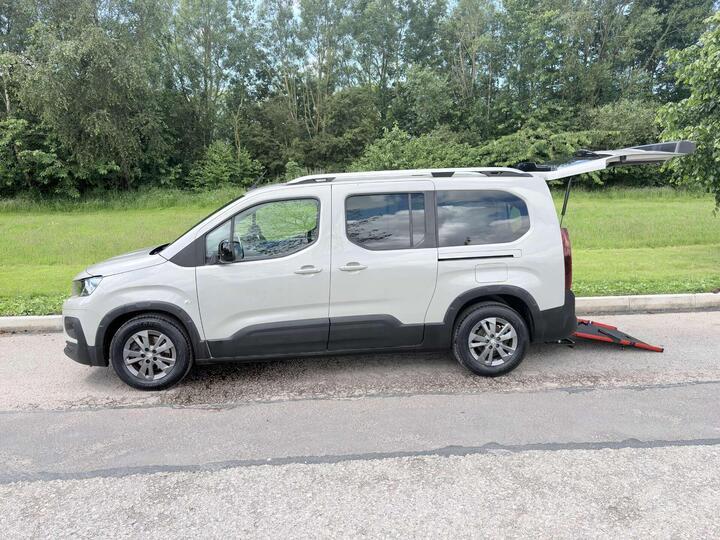 Peugeot Rifter XL LWB, PETROL, AUTOMATIC, 5 SEATS, Wheelchair Accessible Vehicle WAV