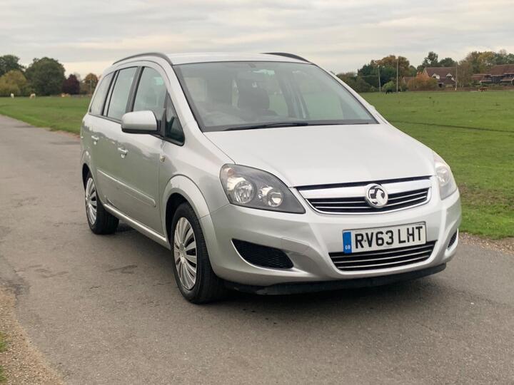 Vauxhall Zafira 1.6 16V Exclusiv Euro 5 5dr Vauxhall Zafira 1.6 16V Exclusiv Euro 5 5dr