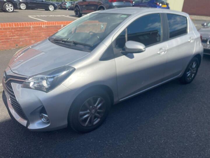 Toyota YARIS 1.33 Dual VVT-i Icon Euro 5 5dr Euro 5