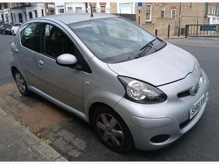 Toyota AYGO 1.0 VVT-i Ice Euro 5 5dr