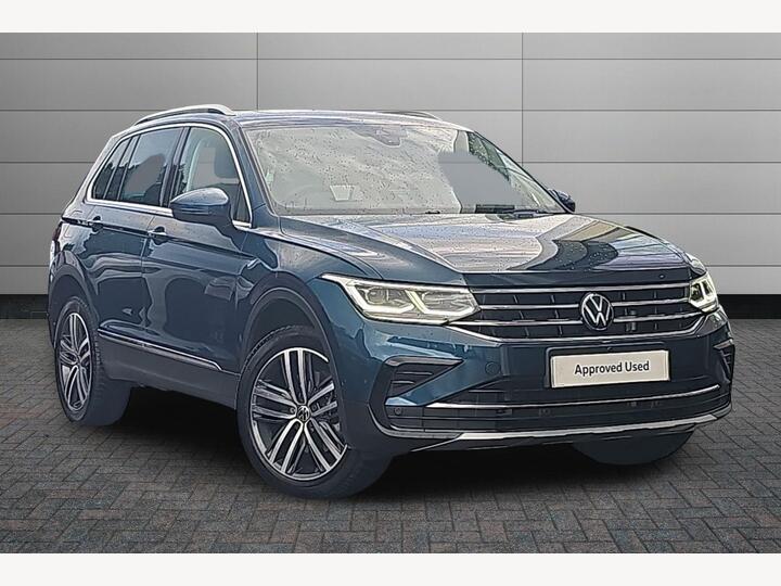 Volkswagen Tiguan 1.4 TSI 13kWh Elegance DSG Euro 6 (s/s) 5dr Volkswagen Tiguan 1.4 TSI 13kWh Elegance DSG Euro 6 (s/s) 5dr