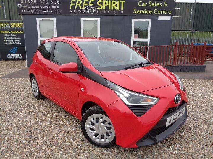 Toyota AYGO 1.0 VVT-i X-play X-shift Euro 6 5dr (Safety Sense)