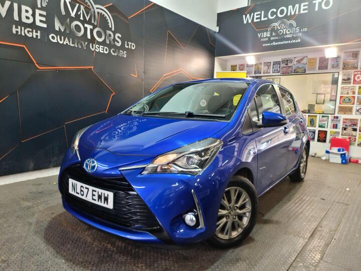 Toyota Yaris 1.5 VVT-h Icon Tech E-CVT Euro 6 (s/s) 5dr