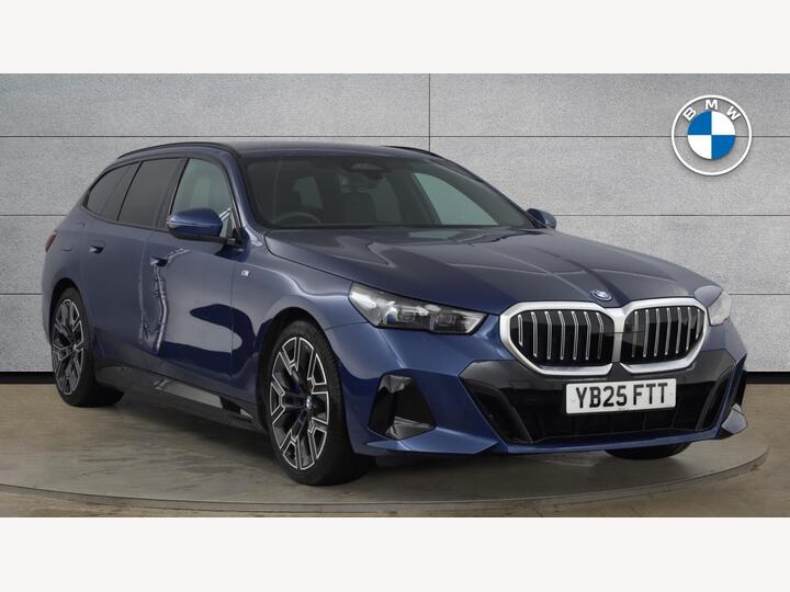 BMW 5 Series 2.0 530e 22.1kWh M Sport Touring Steptronic Euro 6 (s/s) 5dr BMW 5 Series 2.0 530e 22.1kWh M Sport Touring Steptronic Euro 6 (s/s) 5dr