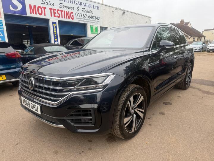 Volkswagen Touareg 3.0 TDI V6 R-Line Tech Tiptronic 4Motion Euro 6 (s/s) 5dr