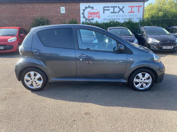 Toyota AYGO 1.0 VVT-i Go Euro 5 5dr