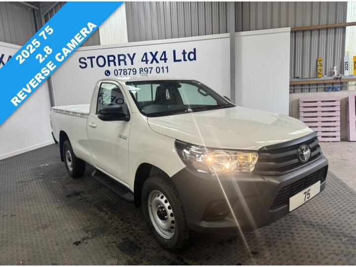 Toyota HI-LUX 2.4 D-4D Active 4WD Euro 6 2dr Toyota HI-LUX 2.4 D-4D Active 4WD Euro 6 2dr